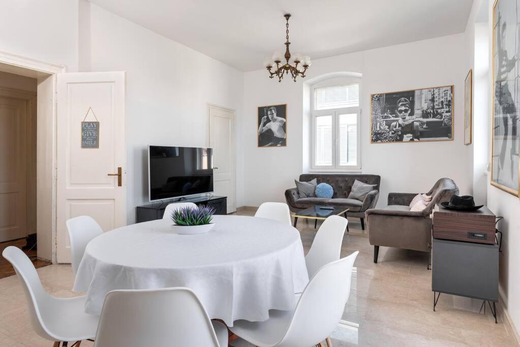 4-bedroom 1 Min From Bacvice *