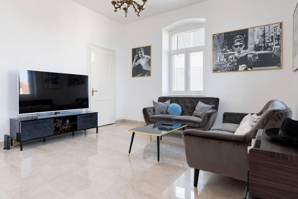 Apartment 4-bedroom 1 Min From Bacvice *