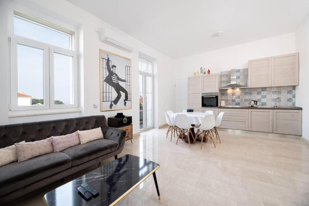Apartment 4-bedroom 1 Min From Bacvice Split